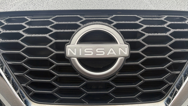 Nissan Juke 1.0 DiG-T 114 N-Connecta 5dr DCT Petrol Hatchback